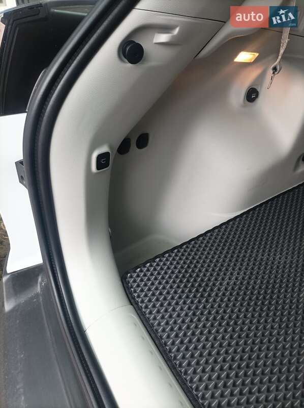 Внедорожник / Кроссовер Jeep Cherokee 2019 в Измаиле