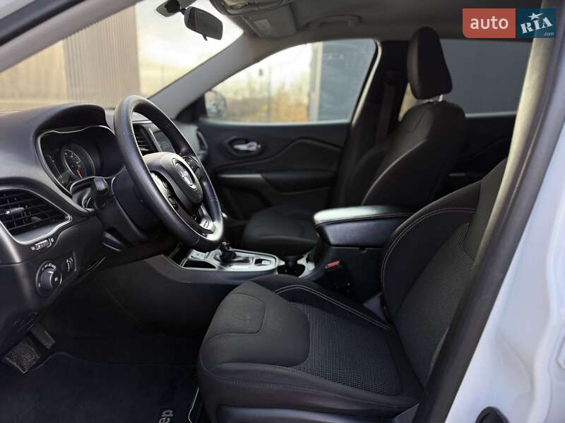 Внедорожник / Кроссовер Jeep Cherokee 2019 в Львове фото 27 Внедорожник / Кроссовер Jeep Cherokee 2019 в Львове