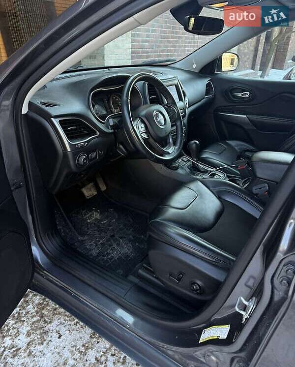 Внедорожник / Кроссовер Jeep Cherokee 2018 в Киеве