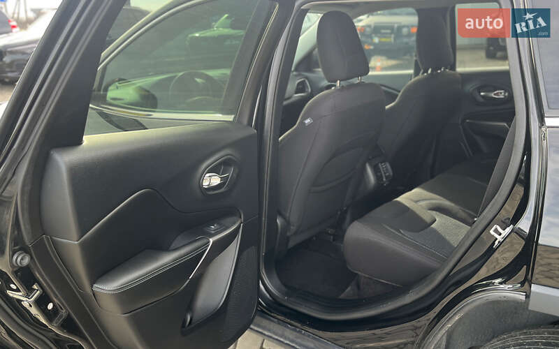 Позашляховик / Кросовер Jeep Cherokee 2018 в Мукачевому