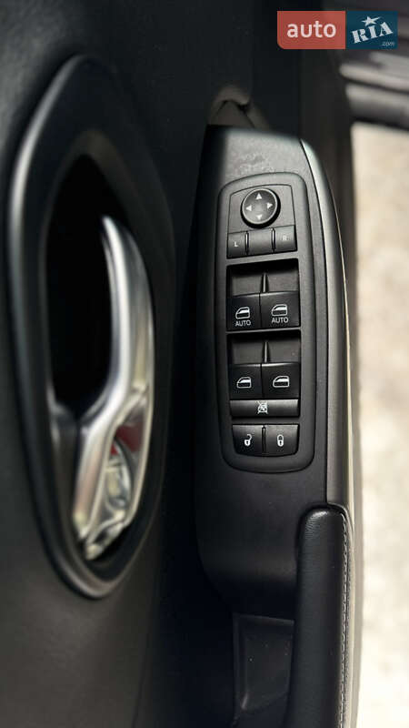 Позашляховик / Кросовер Jeep Cherokee 2020 в Києві