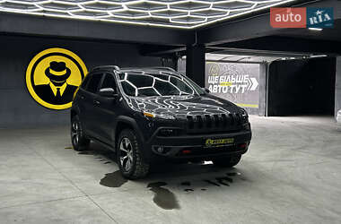 Внедорожник / Кроссовер Jeep Cherokee 2015 в Черновцах