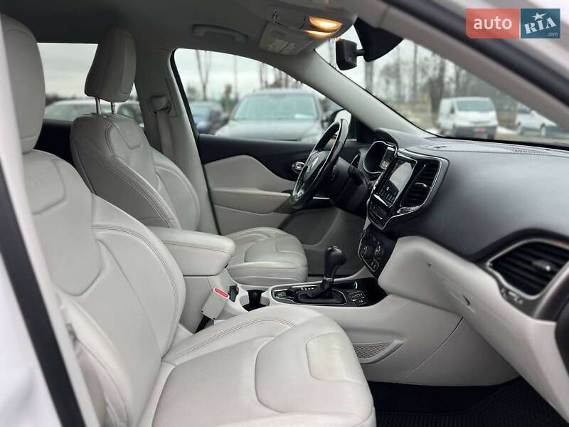 Внедорожник / Кроссовер Jeep Cherokee 2020 в Стрые