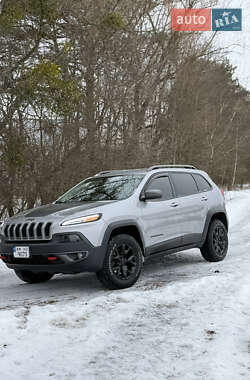Внедорожник / Кроссовер Jeep Cherokee 2016 в Житомире
