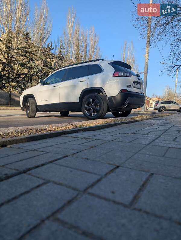 Внедорожник / Кроссовер Jeep Cherokee 2021 в Николаеве