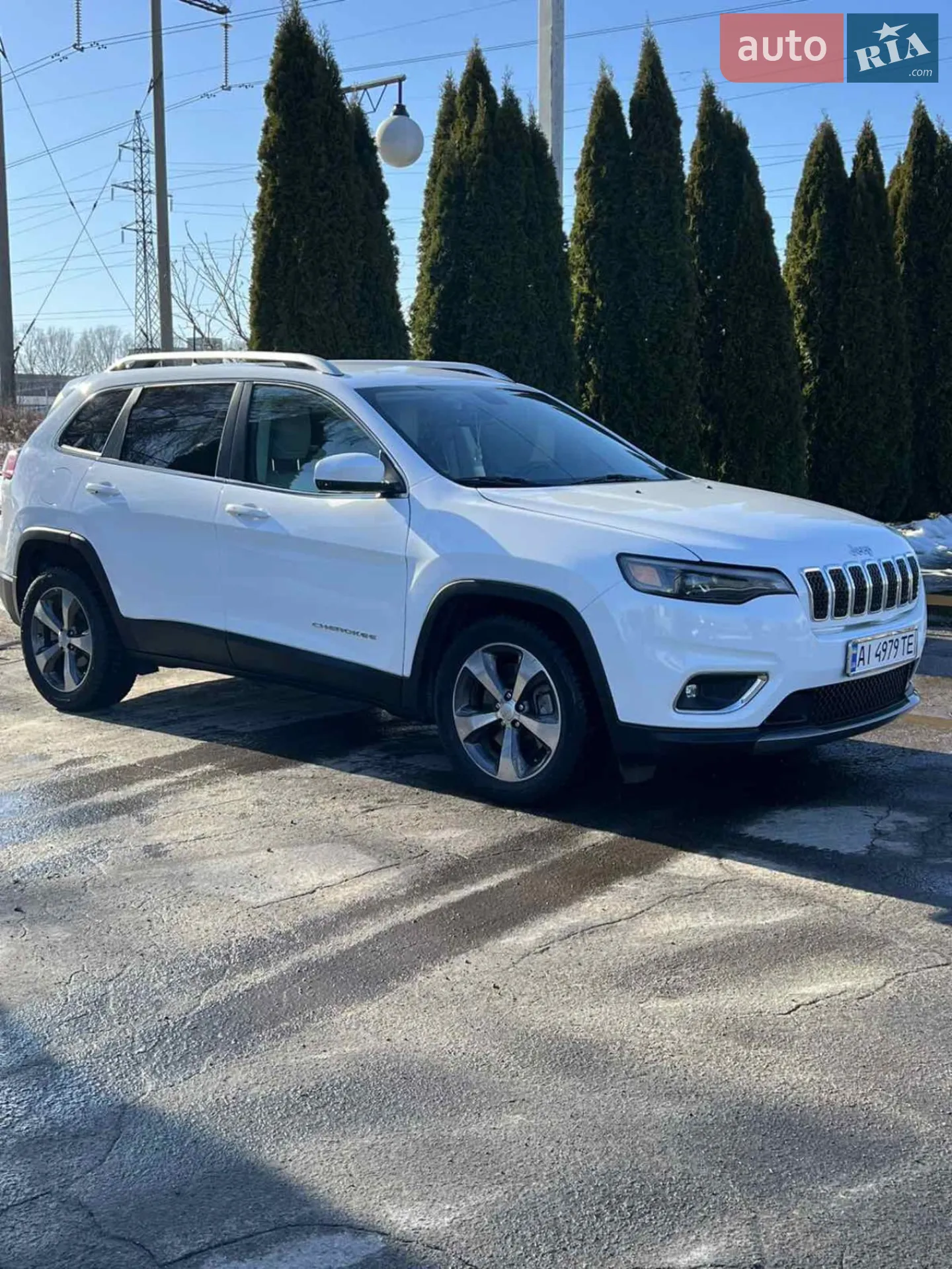 2019 Jeep Cherokee - фото 1