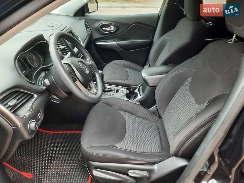 Внедорожник / Кроссовер Jeep Cherokee 2018 в Одессе