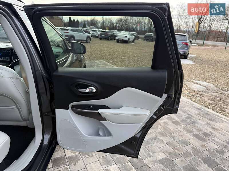 Внедорожник / Кроссовер Jeep Cherokee 2019 в Коломые фото 37 Внедорожник / Кроссовер Jeep Cherokee 2019 в Коломые