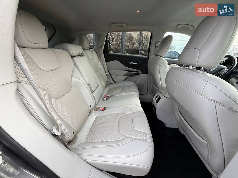 Внедорожник / Кроссовер Jeep Cherokee 2019 в Коломые фото 38 Внедорожник / Кроссовер Jeep Cherokee 2019 в Коломые