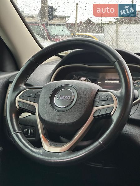Внедорожник / Кроссовер Jeep Cherokee 2015 в Ивано-Франковске