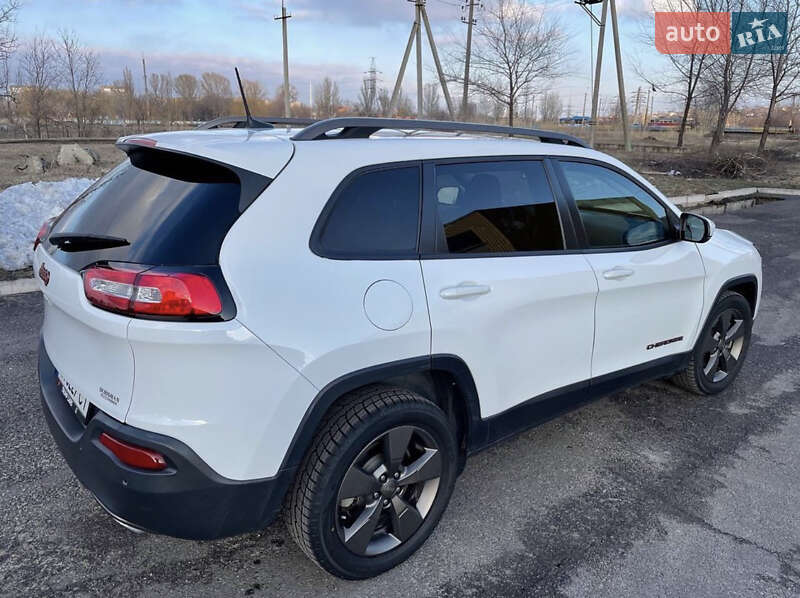 Внедорожник / Кроссовер Jeep Cherokee 2016 в Днепре