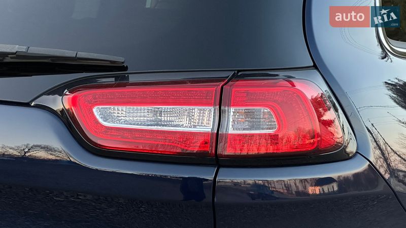 Внедорожник / Кроссовер Jeep Cherokee 2015 в Самборе