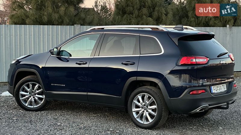 Внедорожник / Кроссовер Jeep Cherokee 2015 в Самборе