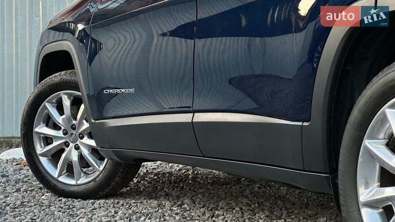 Внедорожник / Кроссовер Jeep Cherokee 2015 в Самборе