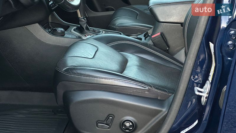 Внедорожник / Кроссовер Jeep Cherokee 2015 в Самборе