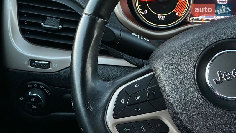 Внедорожник / Кроссовер Jeep Cherokee 2015 в Самборе