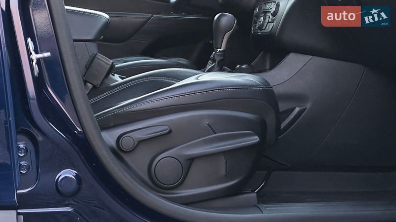 Внедорожник / Кроссовер Jeep Cherokee 2015 в Самборе