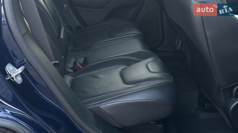 Внедорожник / Кроссовер Jeep Cherokee 2015 в Самборе