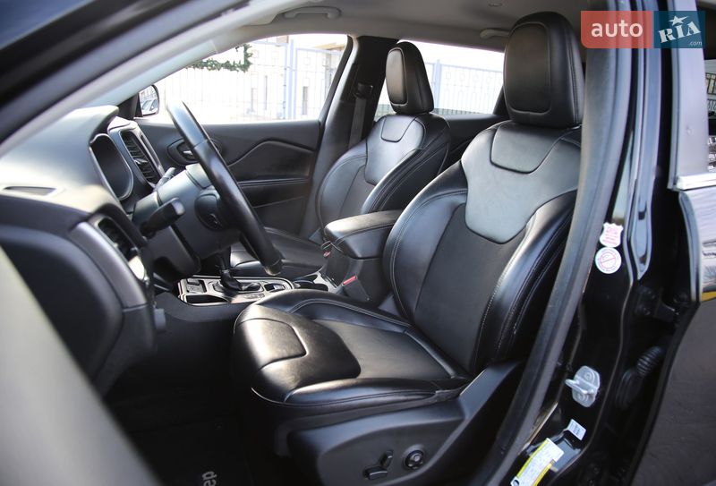 Внедорожник / Кроссовер Jeep Cherokee 2018 в Харькове