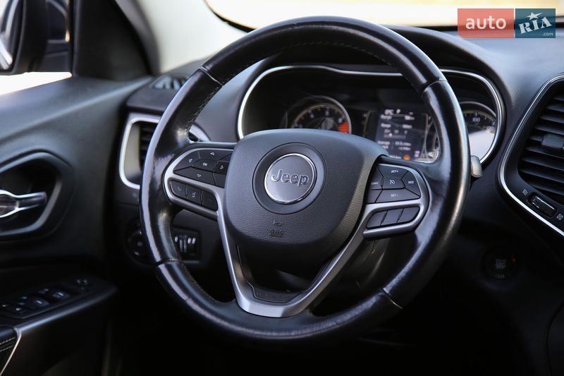 Внедорожник / Кроссовер Jeep Cherokee 2018 в Харькове