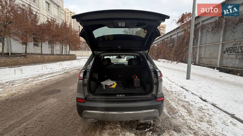 Позашляховик / Кросовер Jeep Cherokee 2022 в Києві