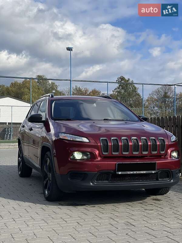 Внедорожник / Кроссовер Jeep Cherokee 2016 в Ременове