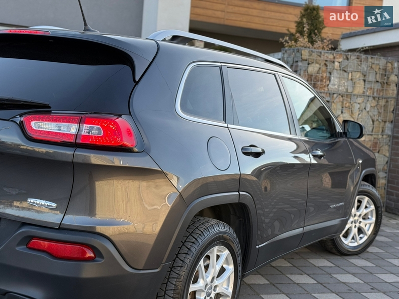Внедорожник / Кроссовер Jeep Cherokee 2016 в Стрые