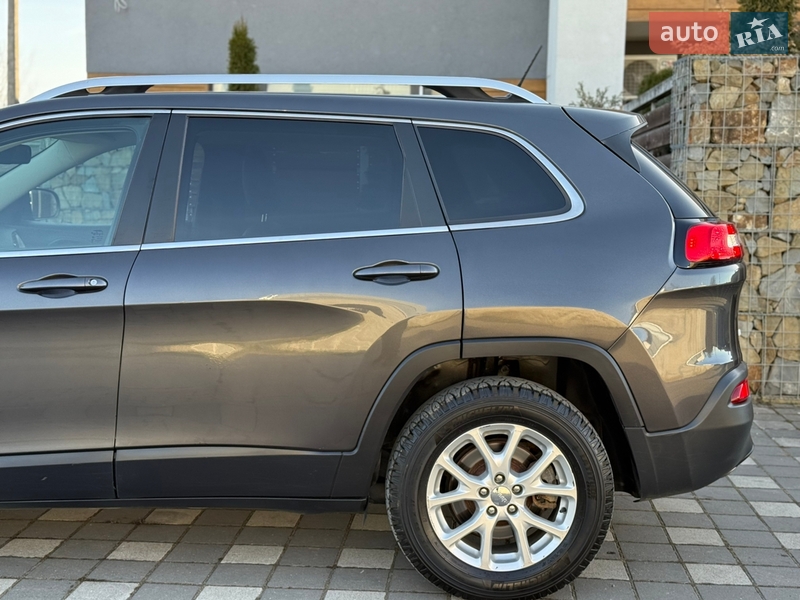 Внедорожник / Кроссовер Jeep Cherokee 2016 в Стрые