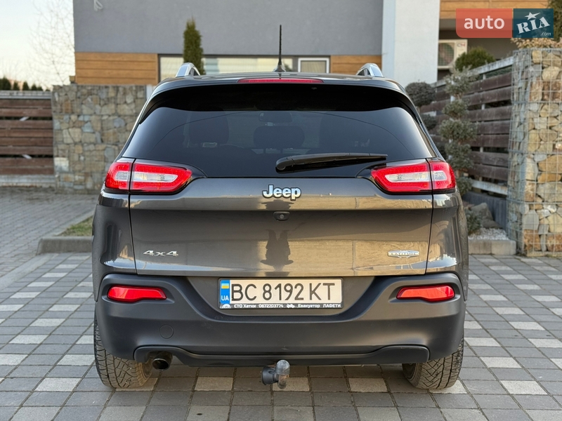 Внедорожник / Кроссовер Jeep Cherokee 2016 в Стрые