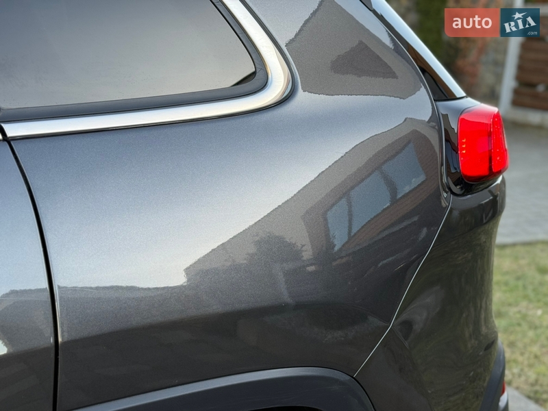 Внедорожник / Кроссовер Jeep Cherokee 2016 в Стрые