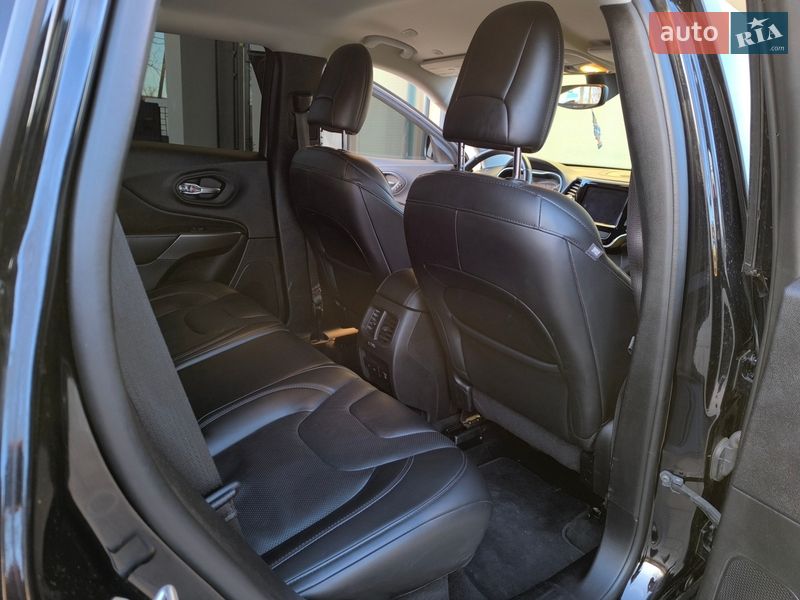 Внедорожник / Кроссовер Jeep Cherokee 2020 в Ровно