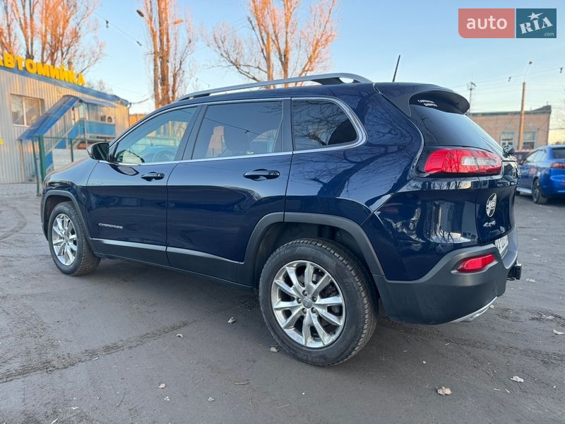 Внедорожник / Кроссовер Jeep Cherokee 2015 в Днепре