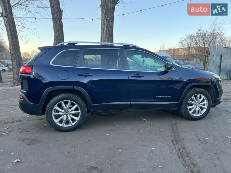 Внедорожник / Кроссовер Jeep Cherokee 2015 в Днепре