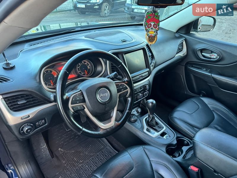 Внедорожник / Кроссовер Jeep Cherokee 2015 в Днепре
