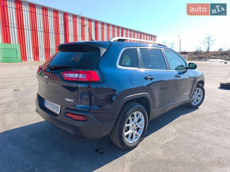 Внедорожник / Кроссовер Jeep Cherokee 2015 в Харькове