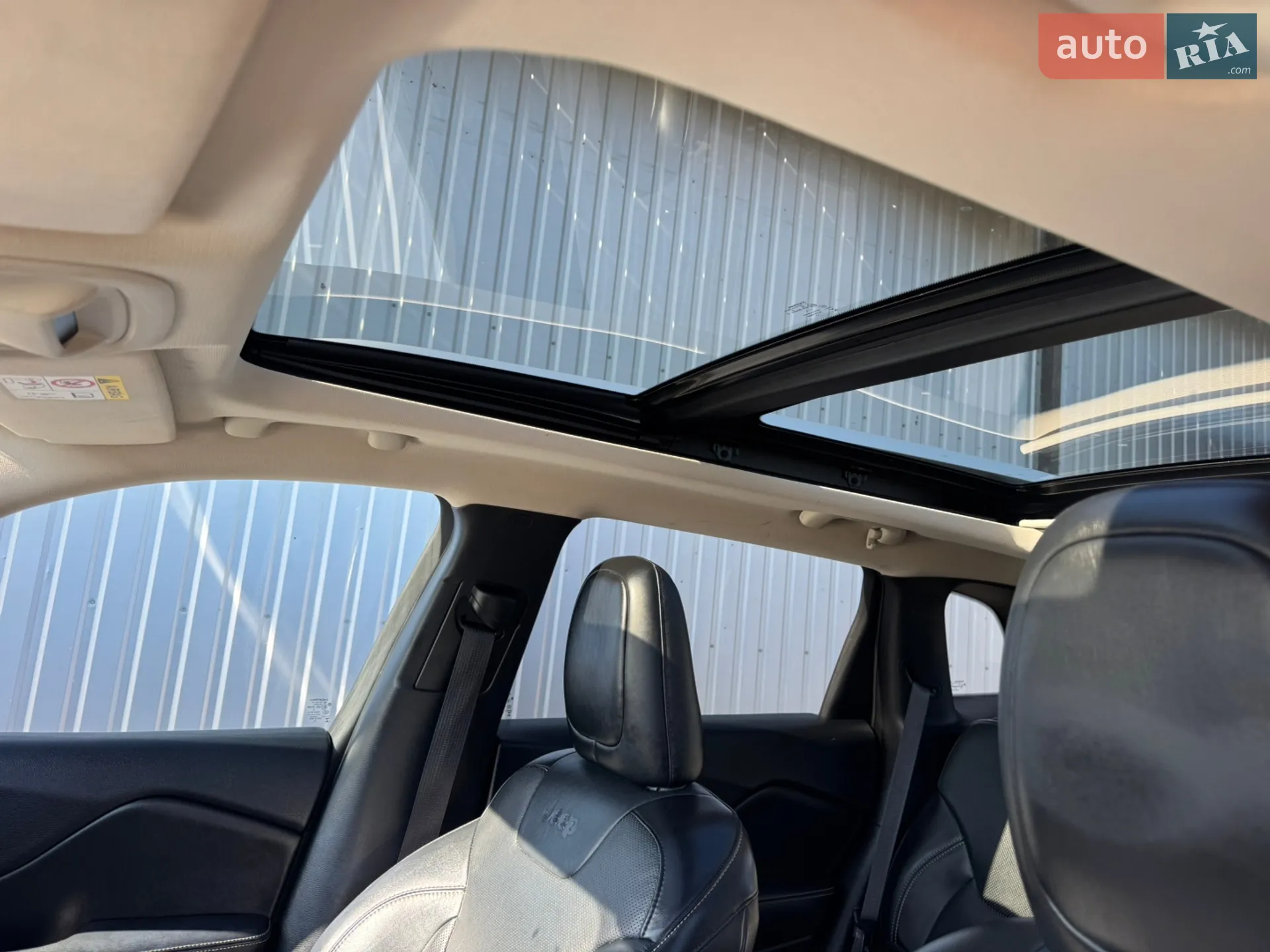 2015 Jeep Cherokee - мініатюра 34