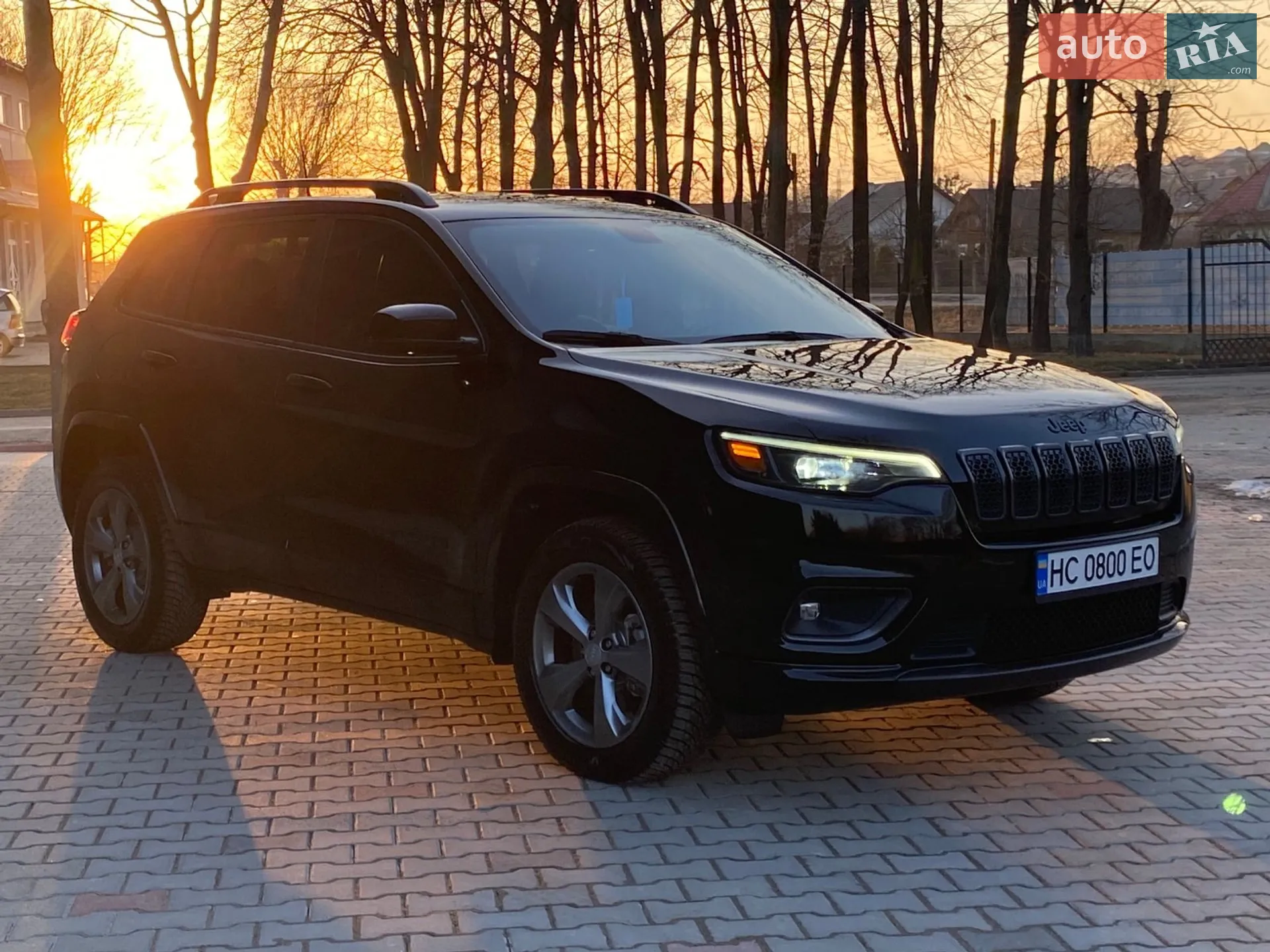 2019 Jeep Cherokee - мініатюра 2