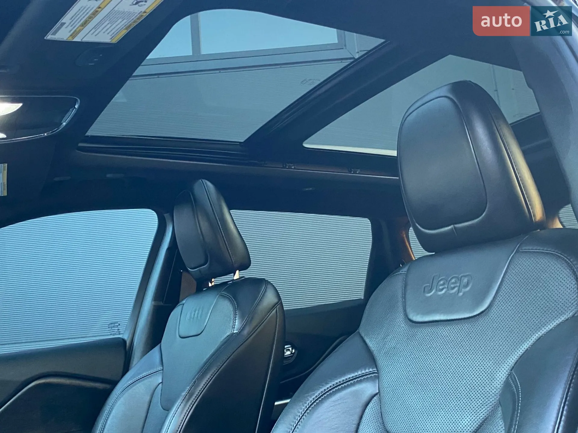 2019 Jeep Cherokee - мініатюра 27