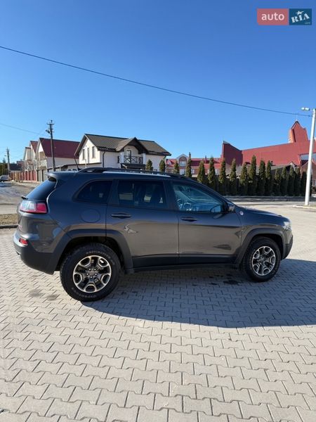 Внедорожник / Кроссовер Jeep Cherokee 2019 в Хмельницком