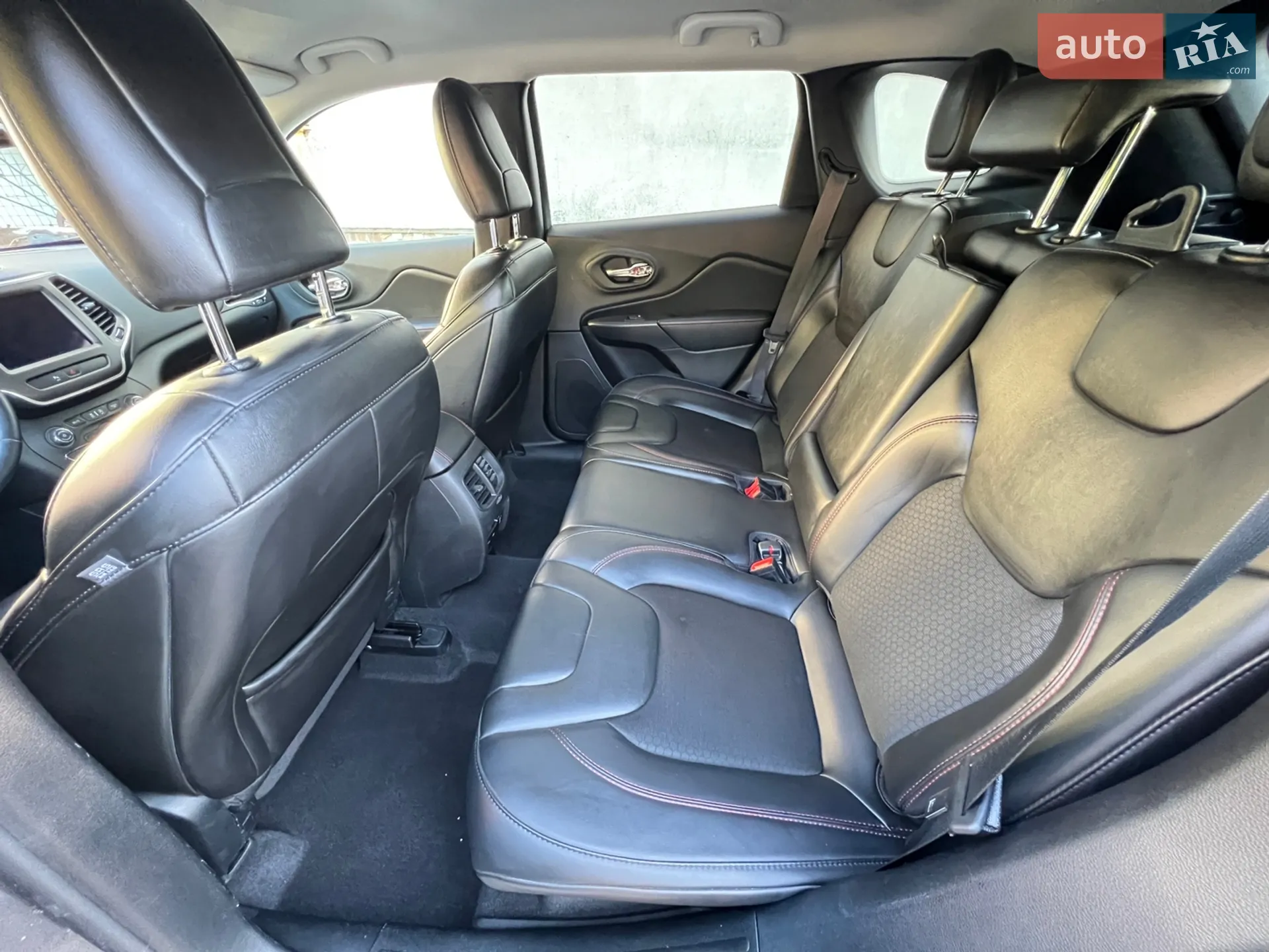 2019 Jeep Cherokee - мініатюра 17