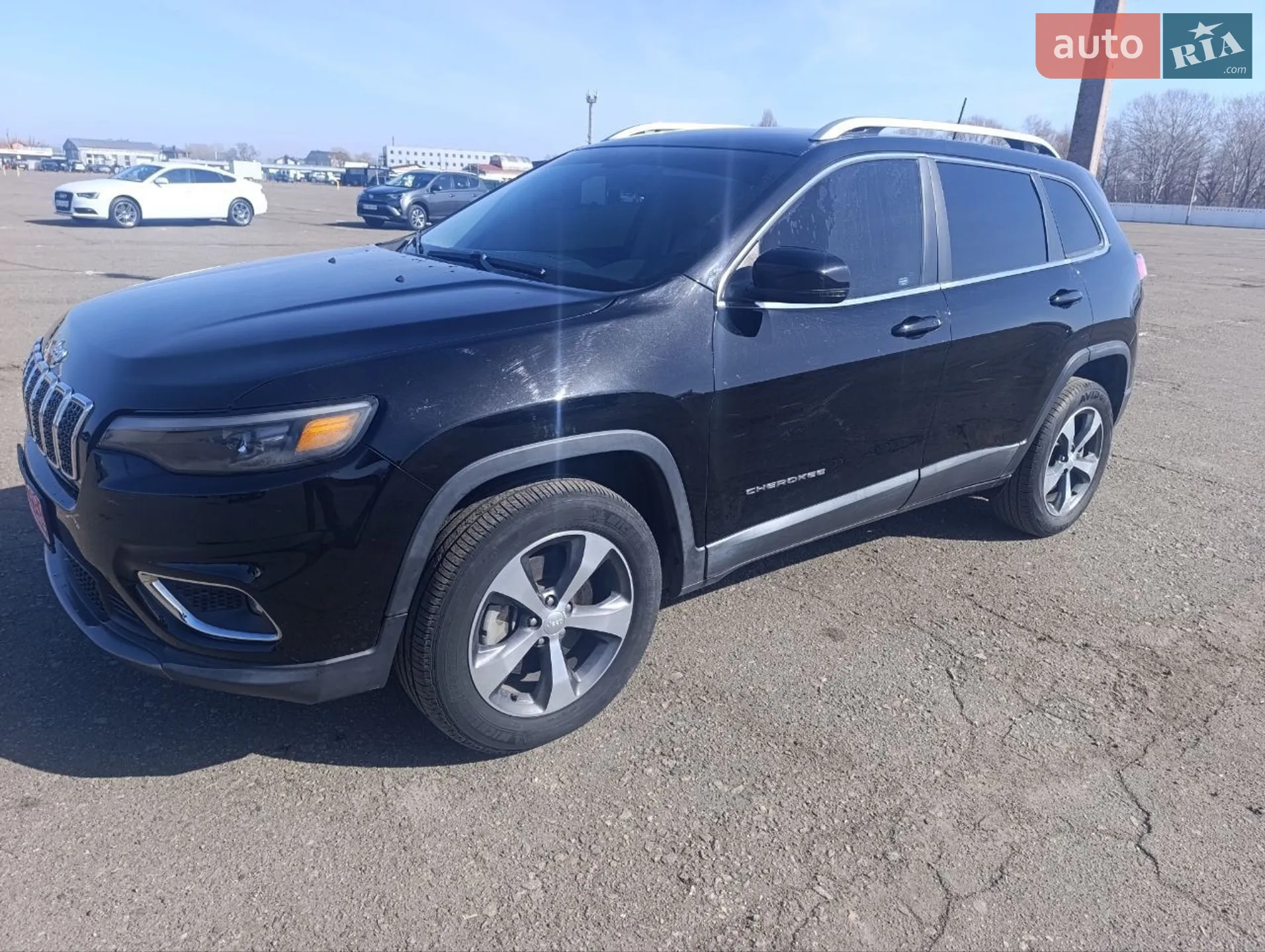 2019 Jeep Cherokee - фото 1