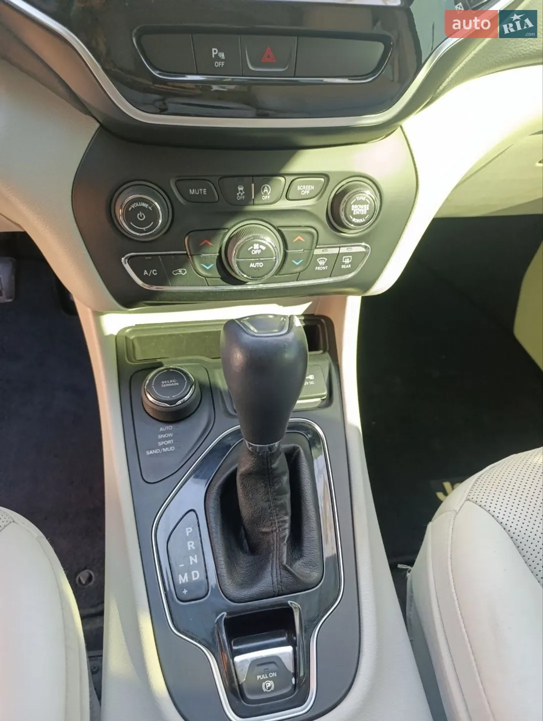 2019 Jeep Cherokee - мініатюра 12