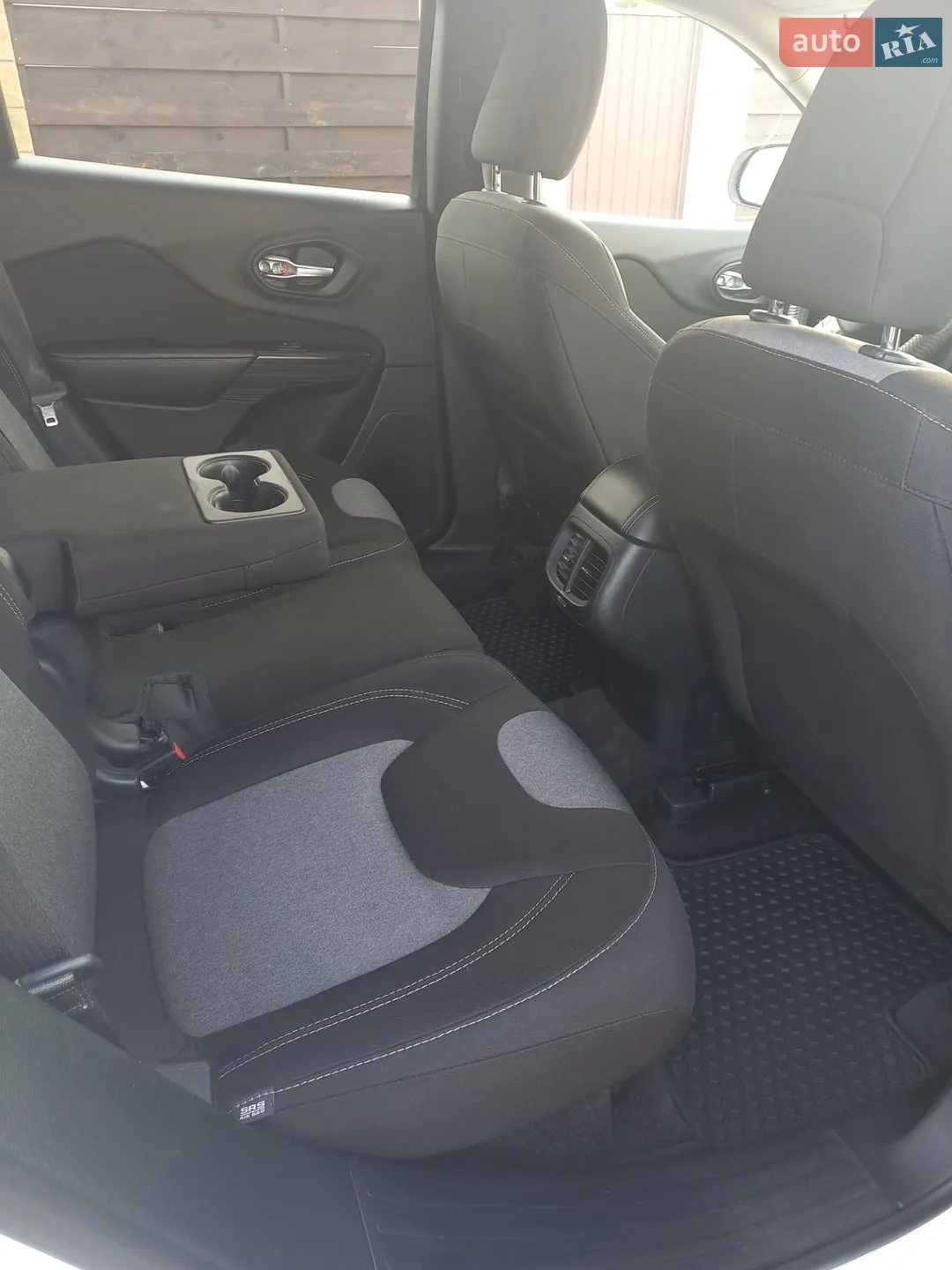 2016 Jeep Cherokee - мініатюра 6