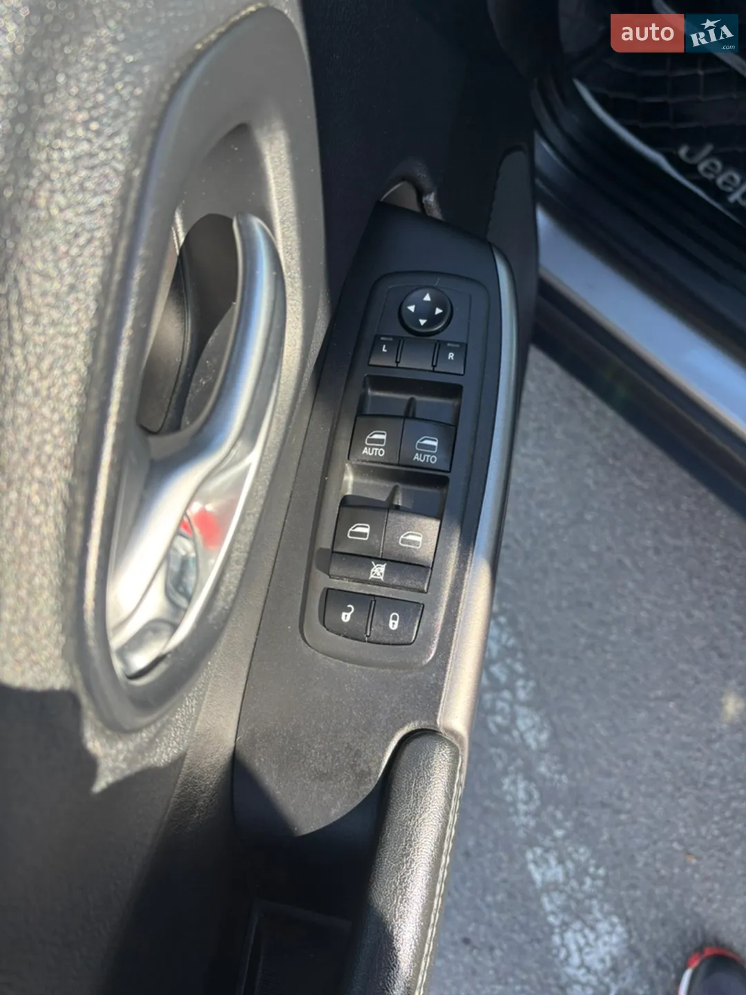 2018 Jeep Cherokee - мініатюра 19