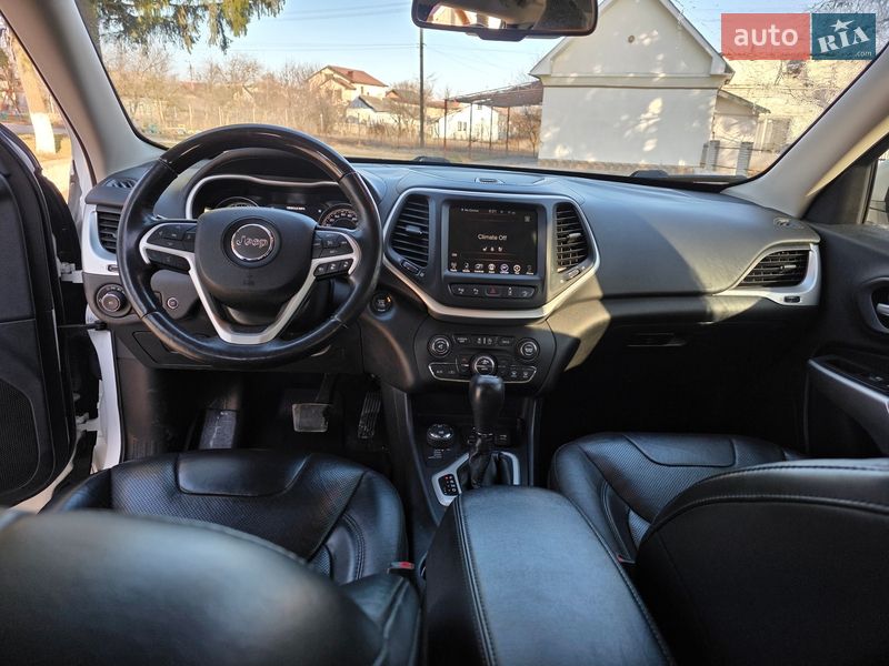 Внедорожник / Кроссовер Jeep Cherokee 2016 в Городенке