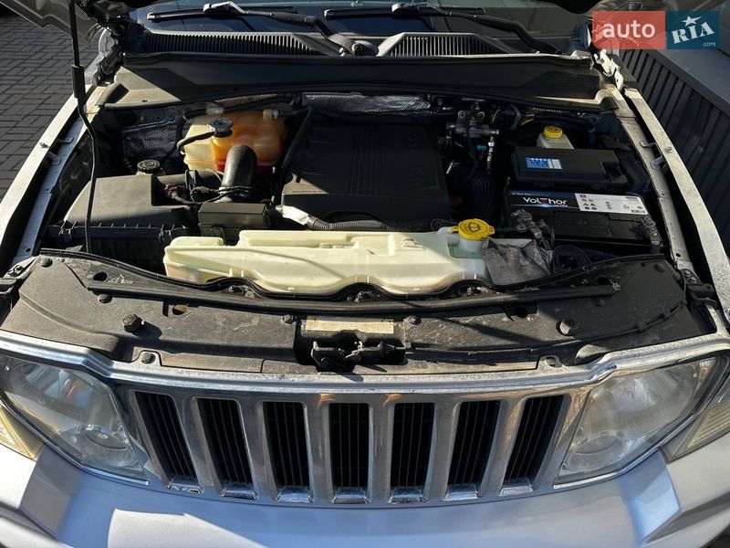 Позашляховик / Кросовер Jeep Cherokee 2008 в Прилуках