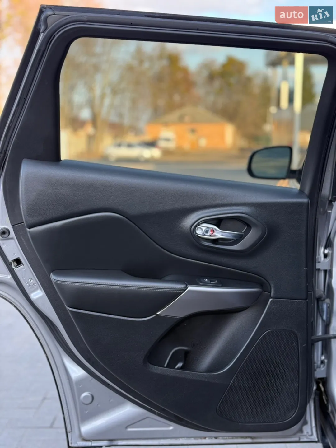 2018 Jeep Cherokee - мініатюра 12