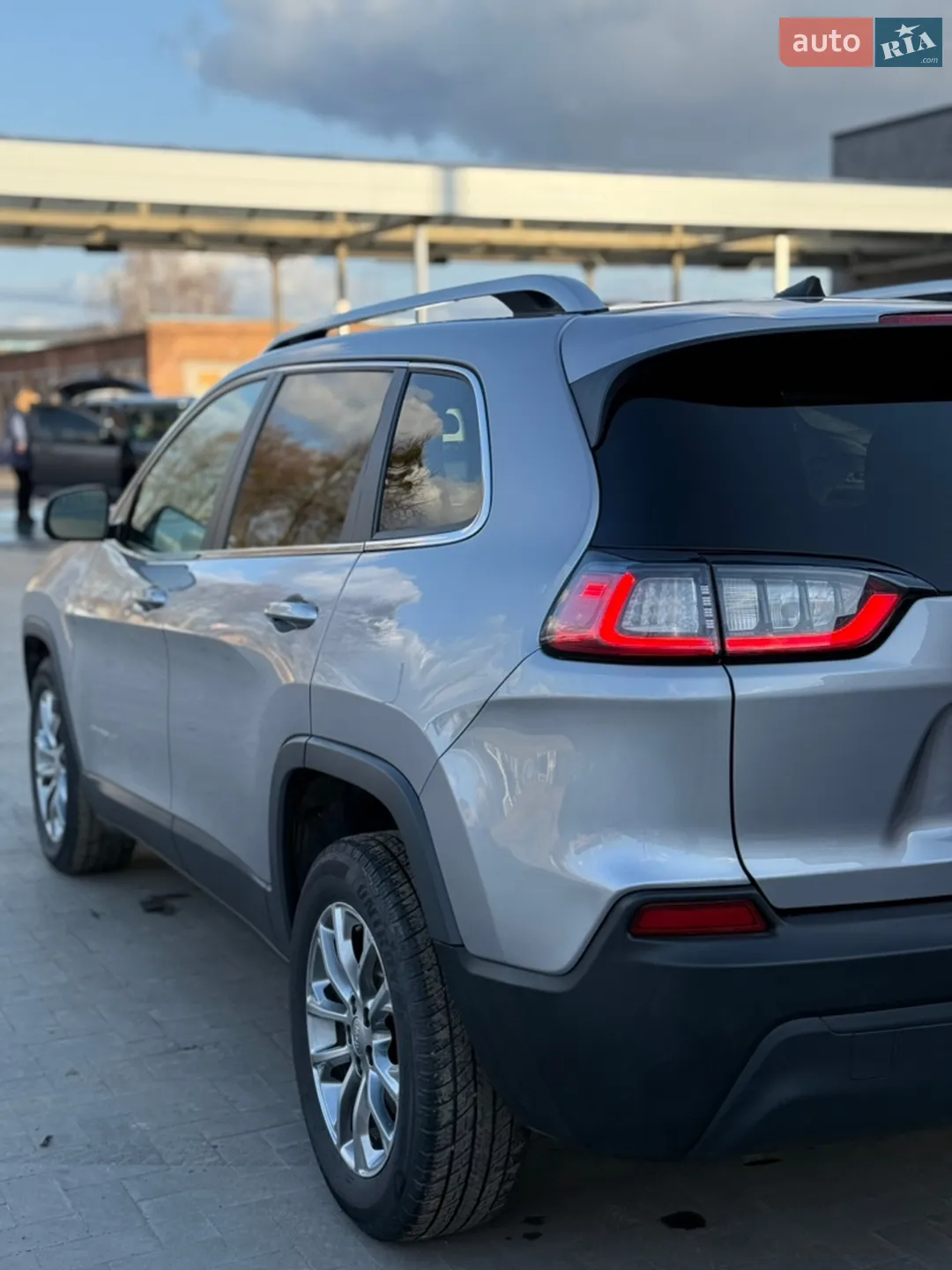 2018 Jeep Cherokee - мініатюра 27