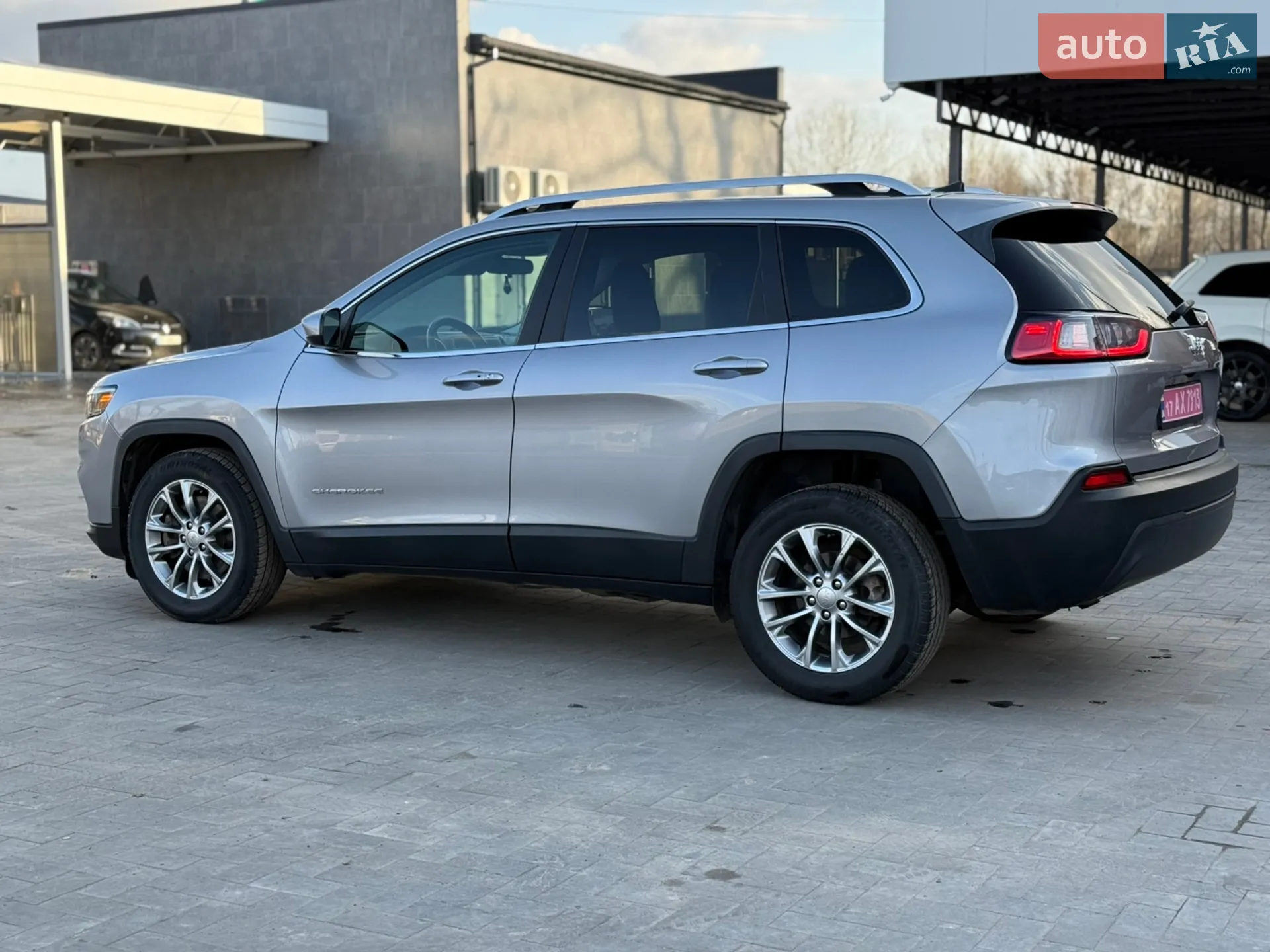 2018 Jeep Cherokee - мініатюра 31