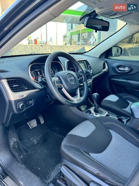 Внедорожник / Кроссовер Jeep Cherokee 2013 в Белой Церкви